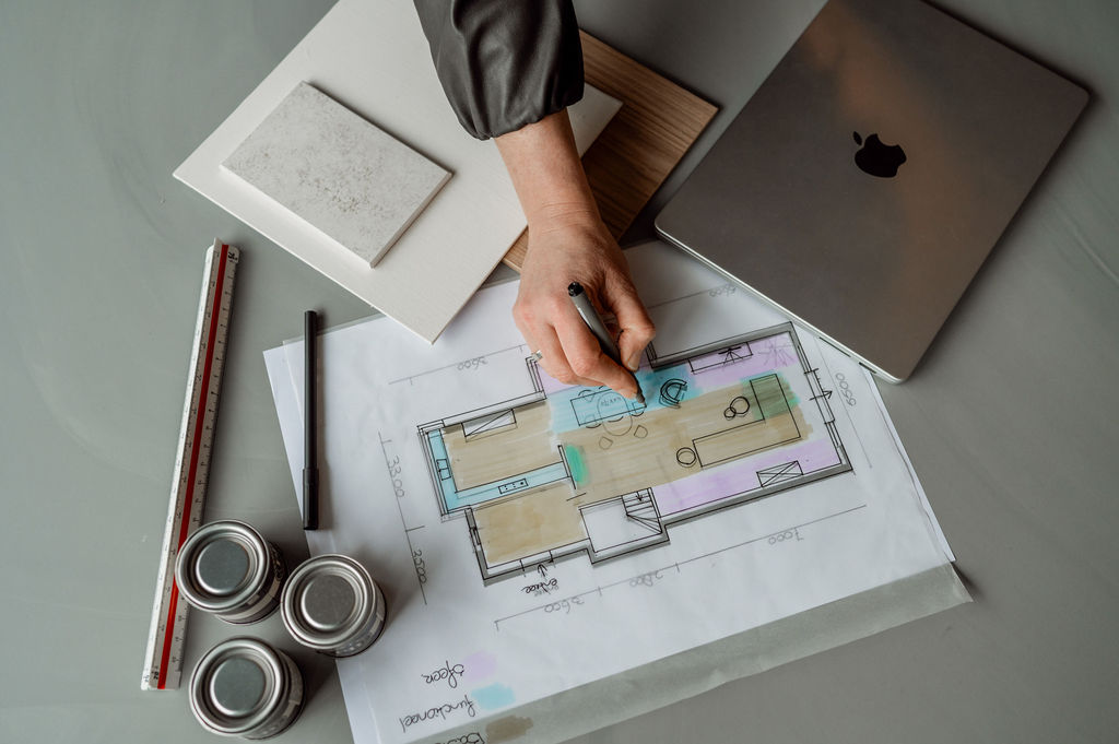 ontvang persoonlijk studio interieuradvies van interieurontwerper bij ISchaaf – snelle en praktische 1-op-1 sessie op locatie.